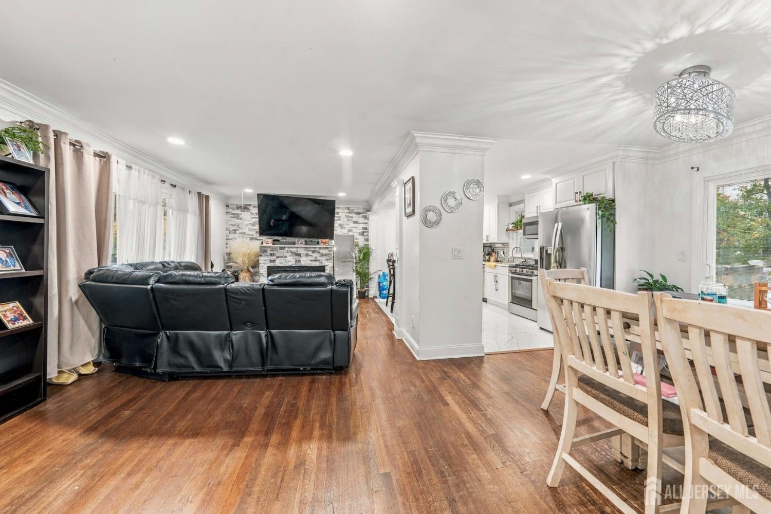 929 Franklin Avenue