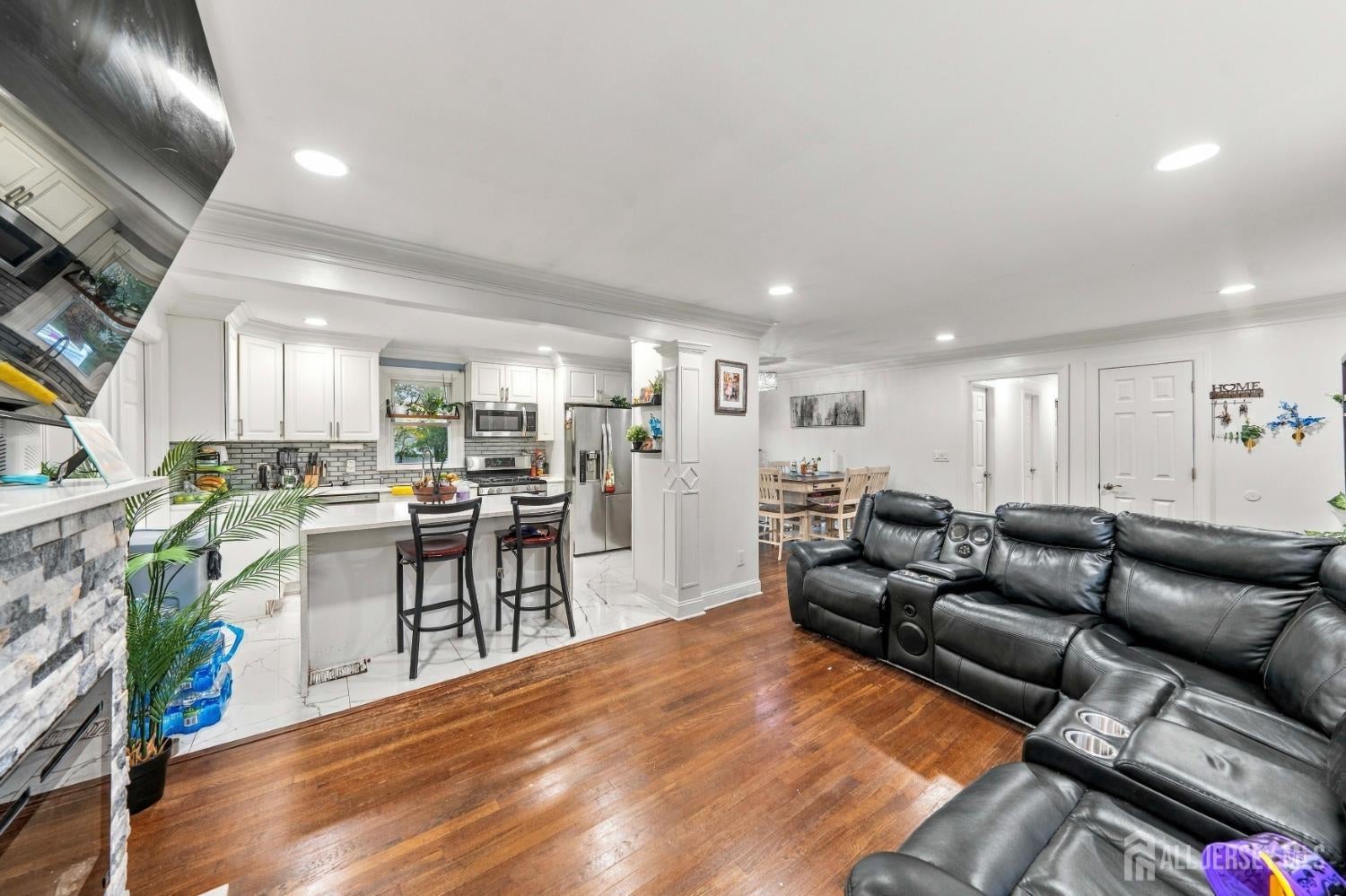 929 Franklin Avenue
