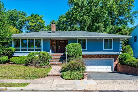 Homes For Sale - 25 Marshall Drive<br/> Edison, NJ 08817