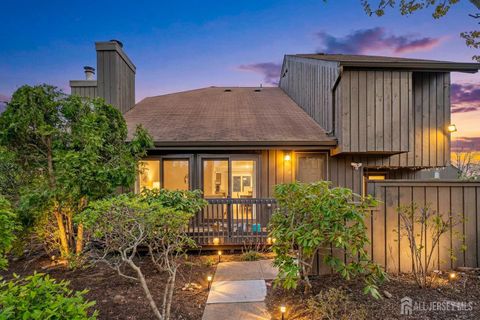 Condo For Sale - 496 Westgate Drive<br/> Middlesex County, Edison, NJ 08820