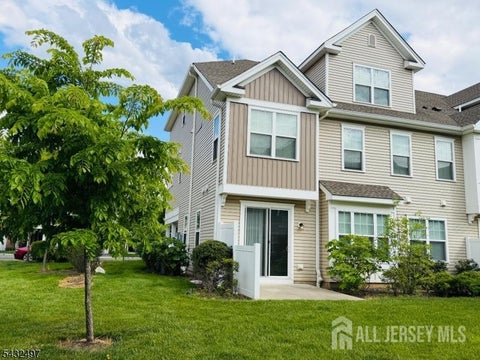 Homes For Rent - 810 Greenland Square<br/> Highland Park, NJ 08904
