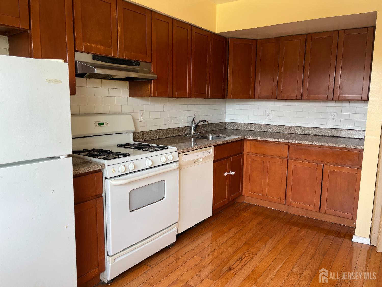 1941 Raspberry Court