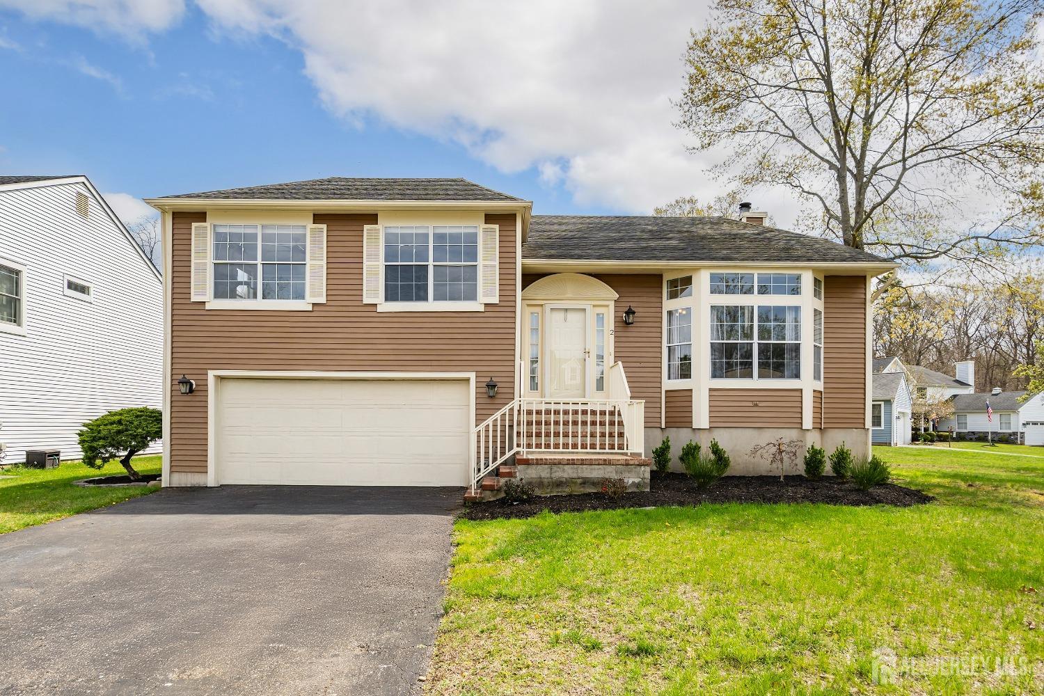 2 Honey Locust Lane Lane, Howell, New Jersey image 1