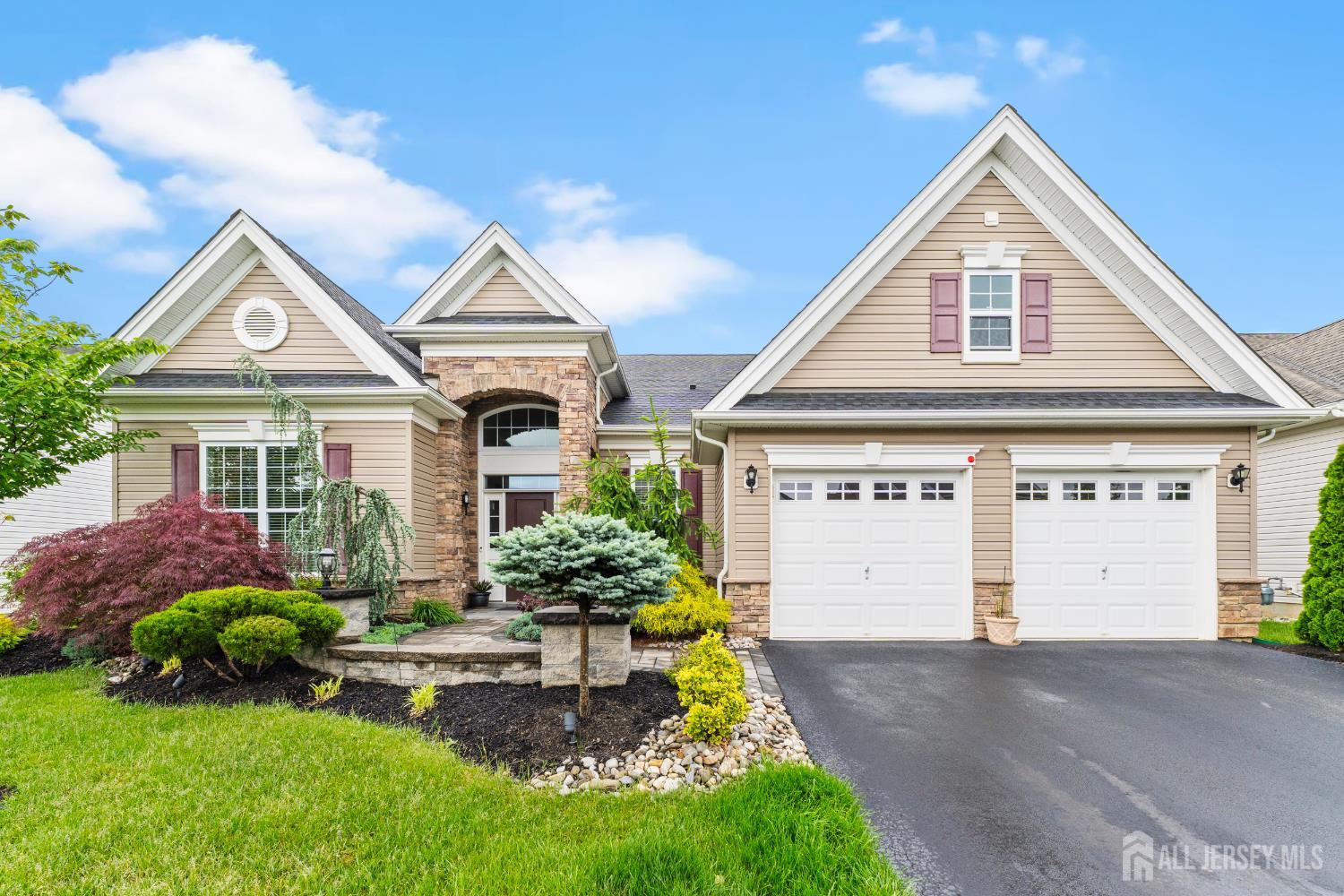 4 Alderbrook Drive, Monroe Township, New Jersey image 1