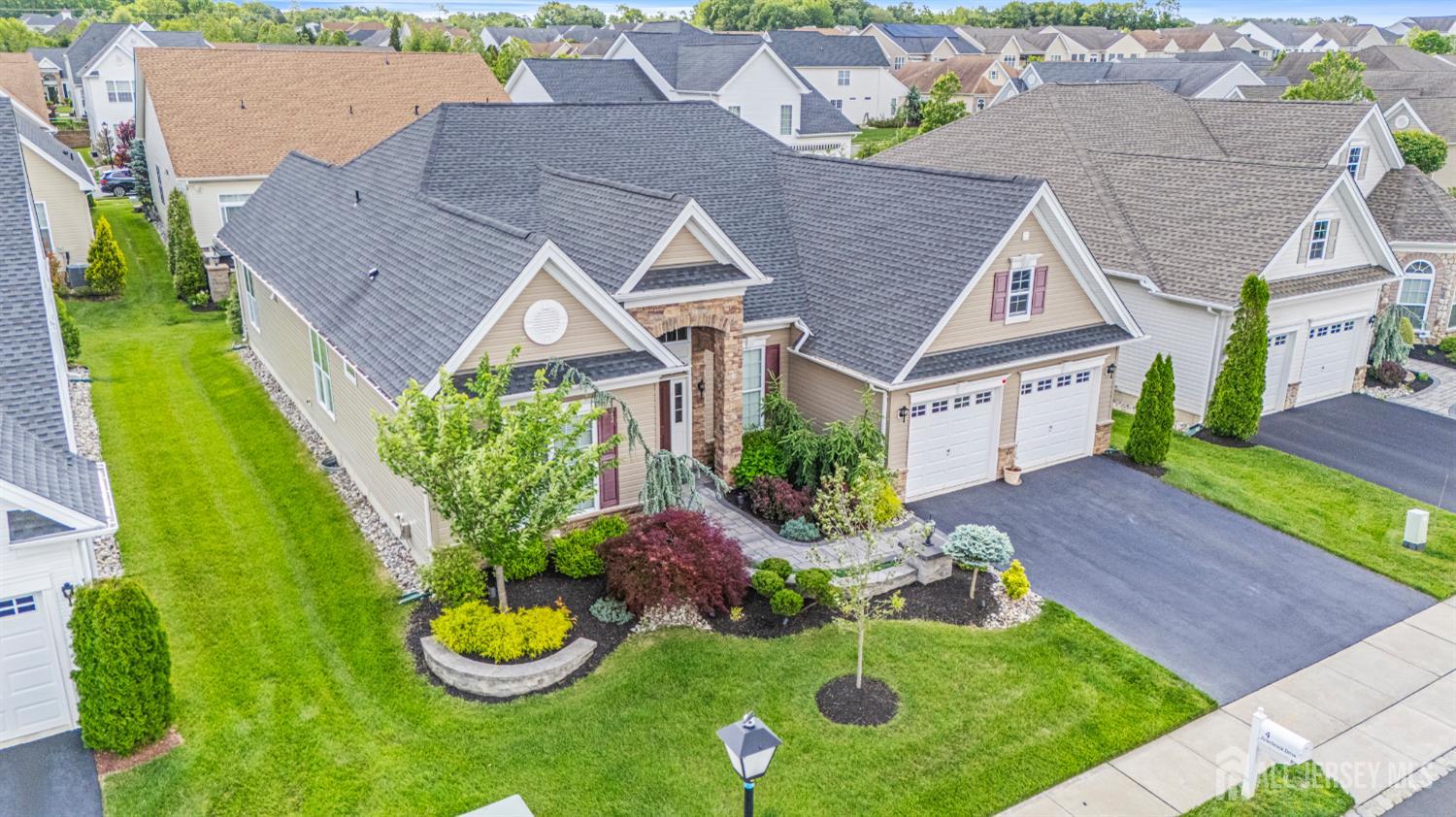 4 Alderbrook Drive, Monroe Township, New Jersey image 2