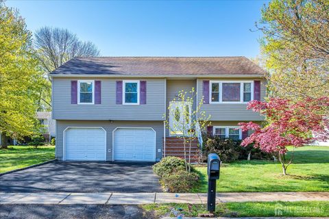 Homes For Sale - 6 Sussex Court<br/> Edison, NJ 08820