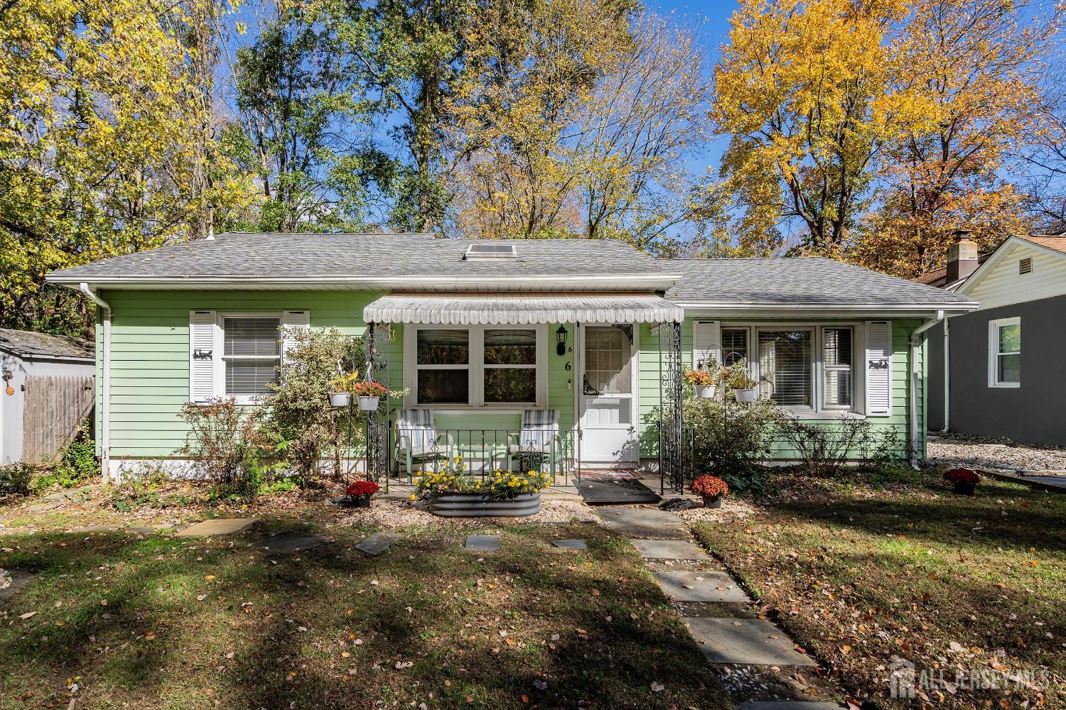 Monroe, New Jersey 08831, United States, 2 Bedrooms Bedrooms, ,1 BathroomBathrooms,Residential,Active,233192