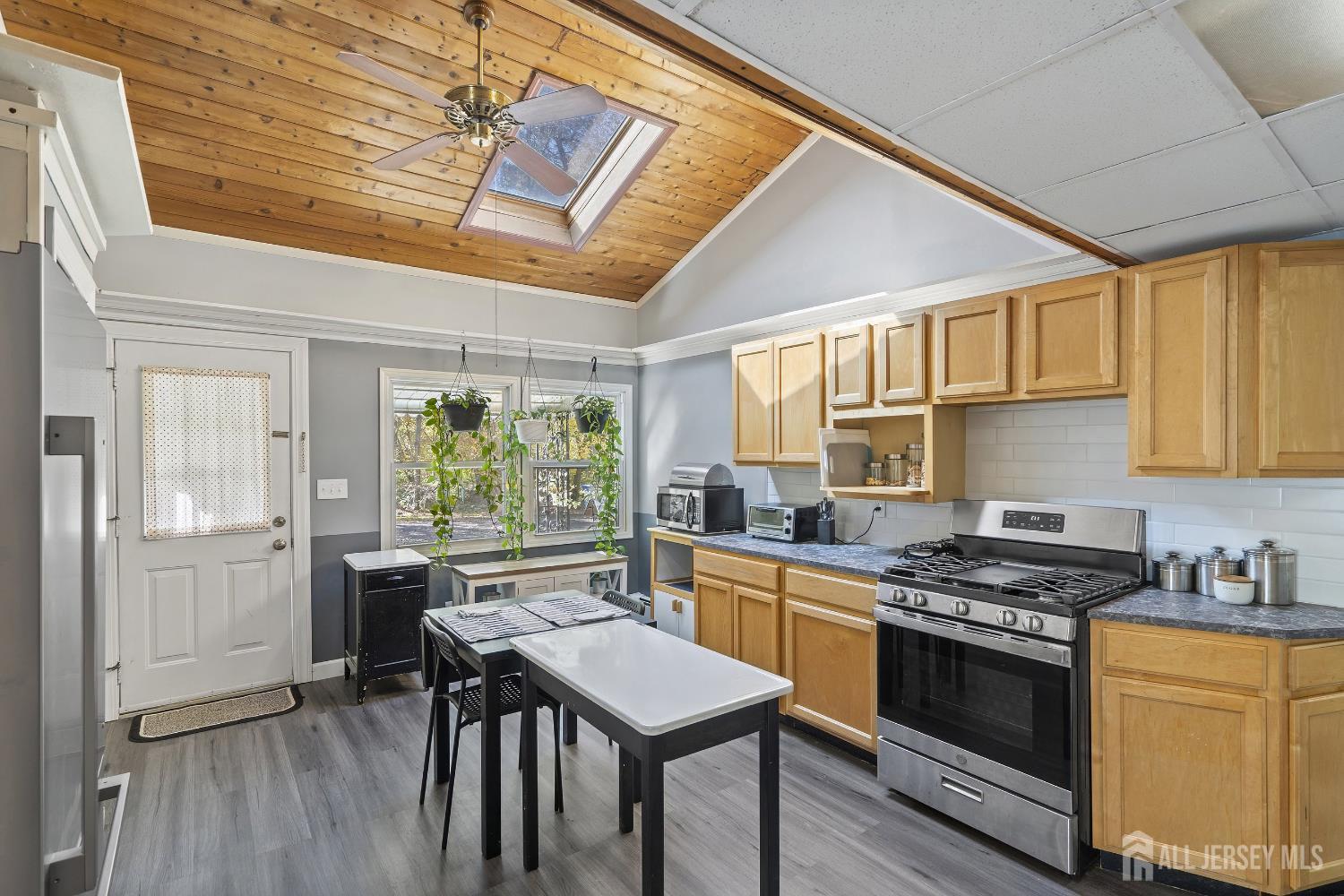 Monroe, New Jersey 08831, United States, 2 Bedrooms Bedrooms, ,1 BathroomBathrooms,Residential,Active,233192