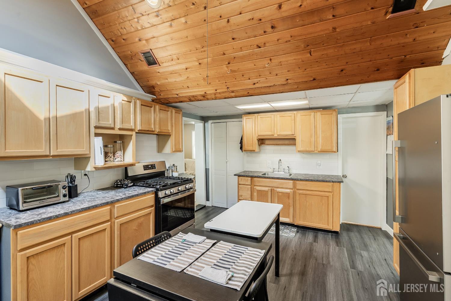 Monroe, New Jersey 08831, United States, 2 Bedrooms Bedrooms, ,1 BathroomBathrooms,Residential,Active,233192