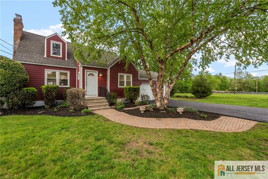 16 Lakeside Drive, Piscataway, New Jersey image 1