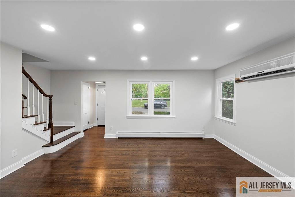 16 Lakeside Drive, Piscataway, New Jersey image 3