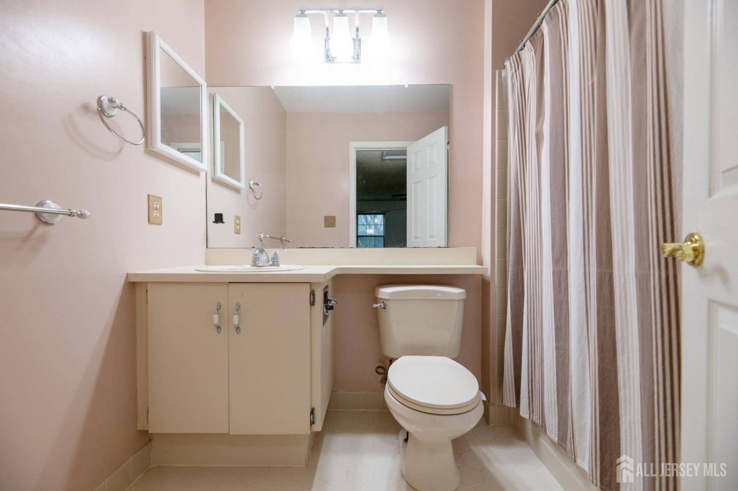 125 Albury Way, North Brunswick, New Jersey image 13
