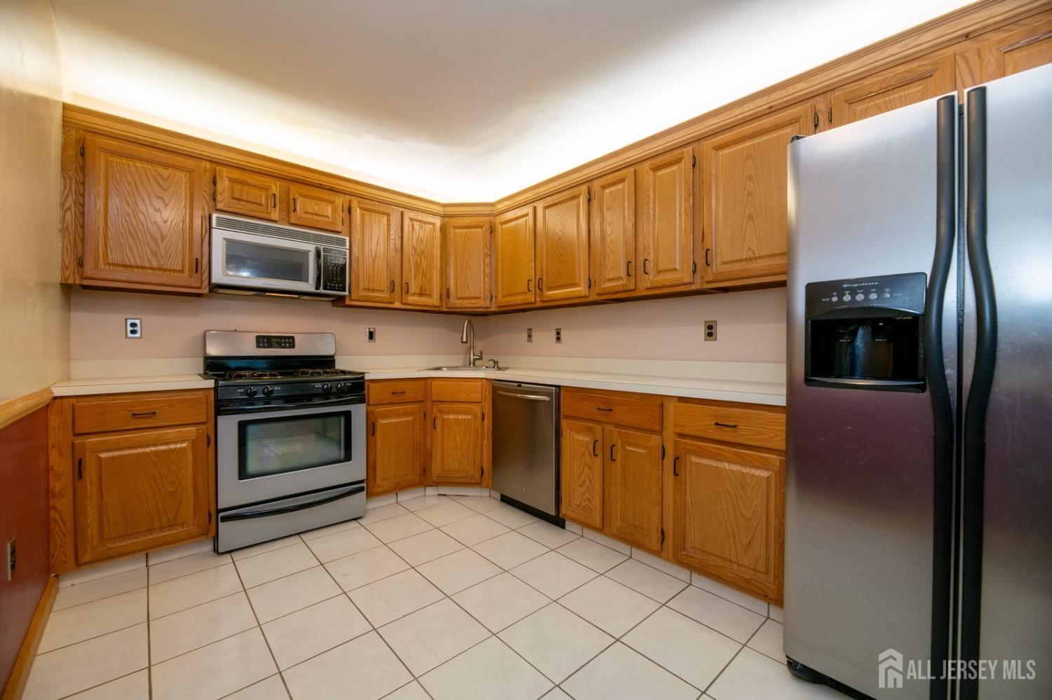 125 Albury Way, North Brunswick, New Jersey image 6