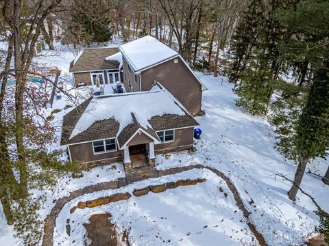 Homes For Sale - 163 Dutch Road<br/> Middlesex County, East Brunswick, NJ 08816