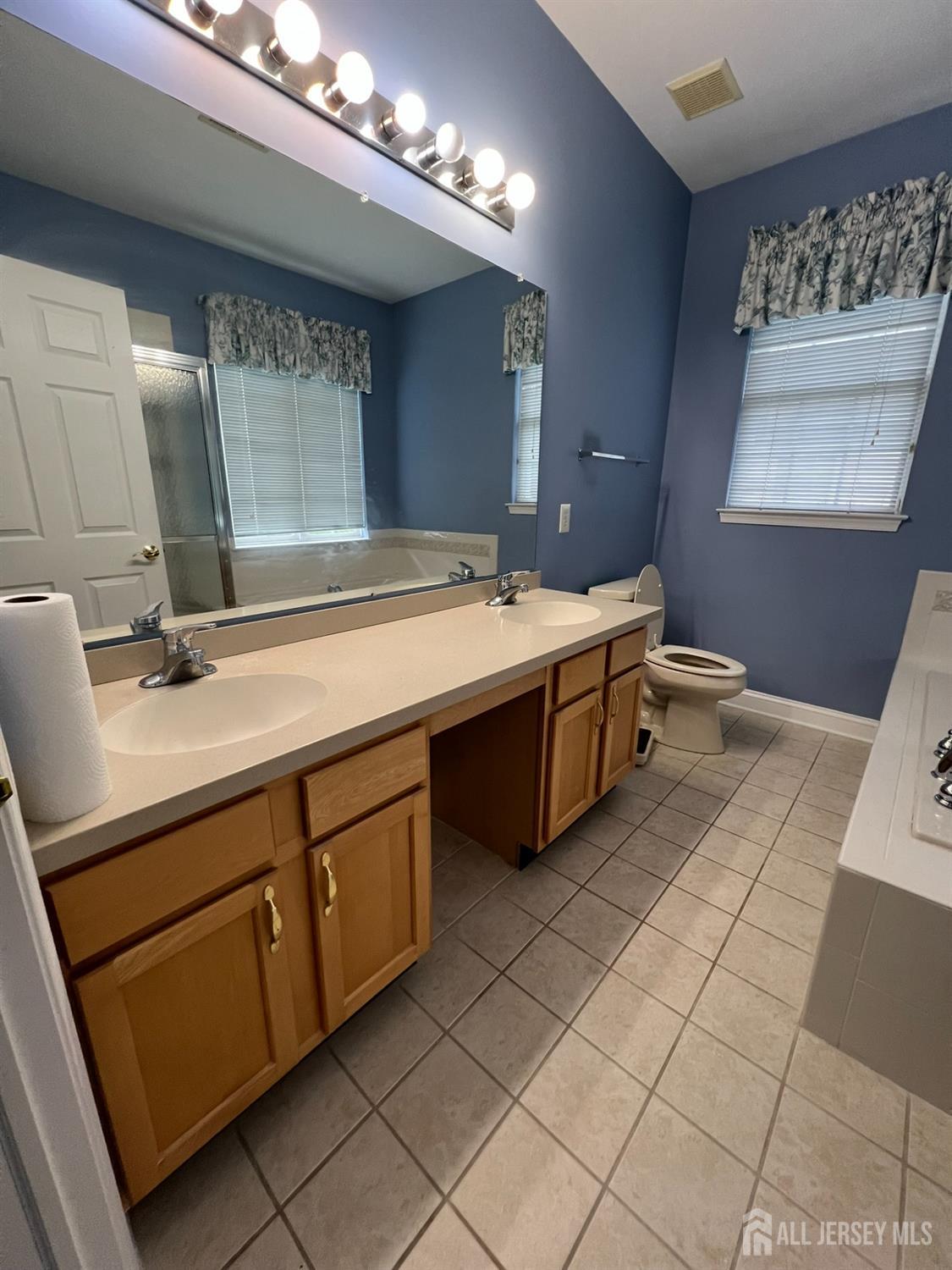 40 Hummingbird Drive, Hamilton, New Jersey image 12
