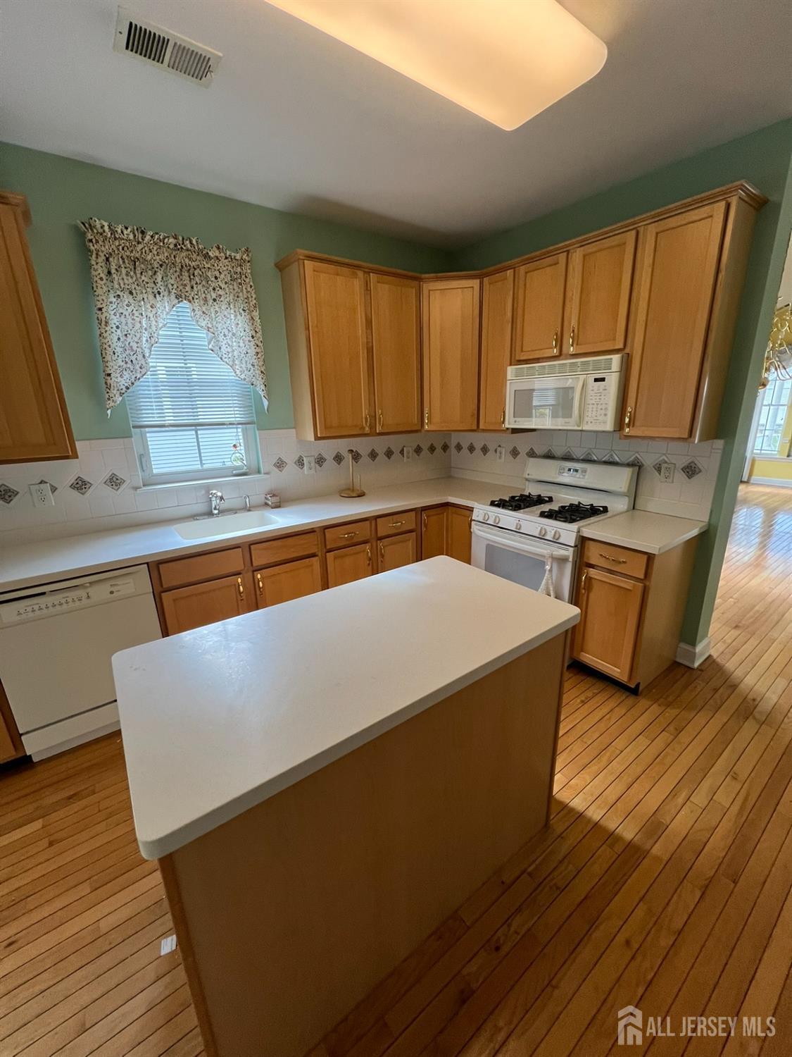 40 Hummingbird Drive, Hamilton, New Jersey image 9
