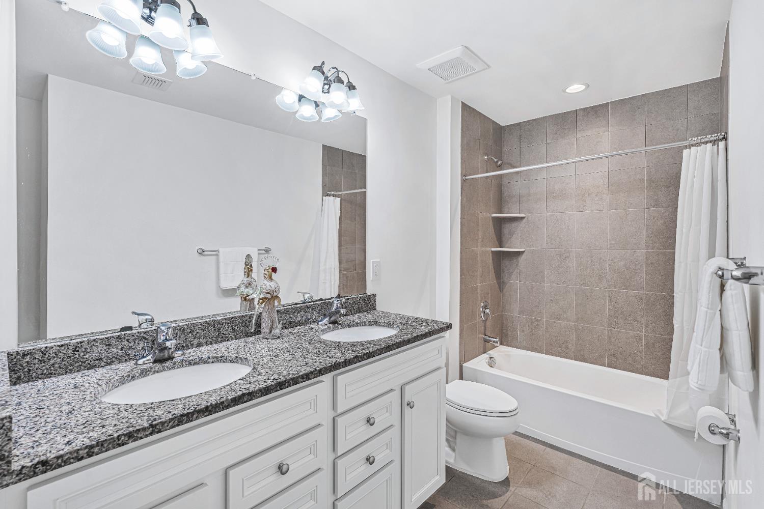 18 Larkspur Lane, Monroe Township, New Jersey image 33