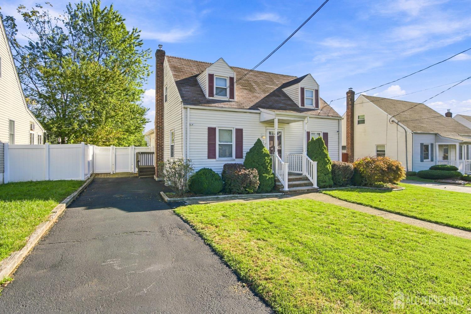 10 Grover Avenue