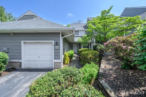 Townhouse For Rent - 84 Ridge Drive<br/> Montville, NJ 07045
