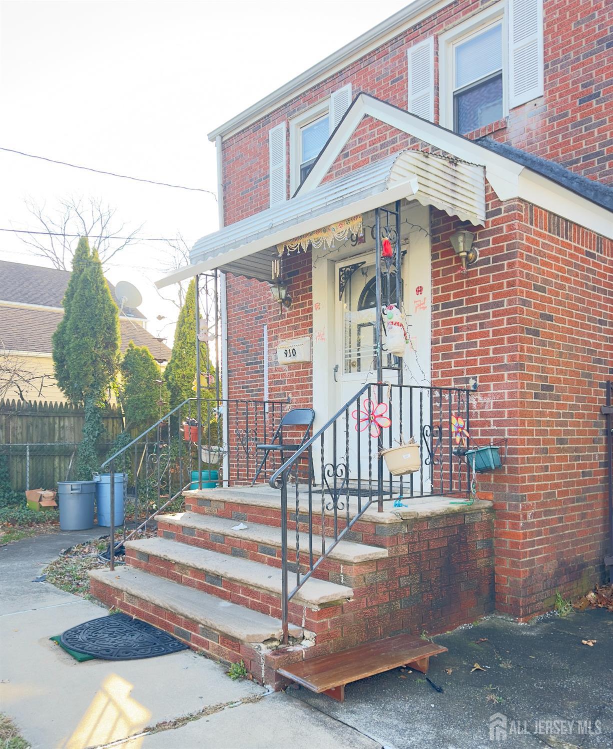 910 Roanoke Avenue, Hillside, New Jersey image 3