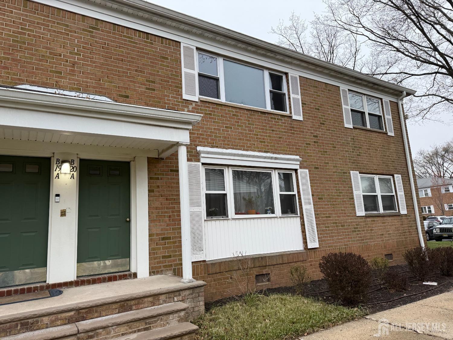 172 Evergreen Road #20B, Edison, New Jersey image 1