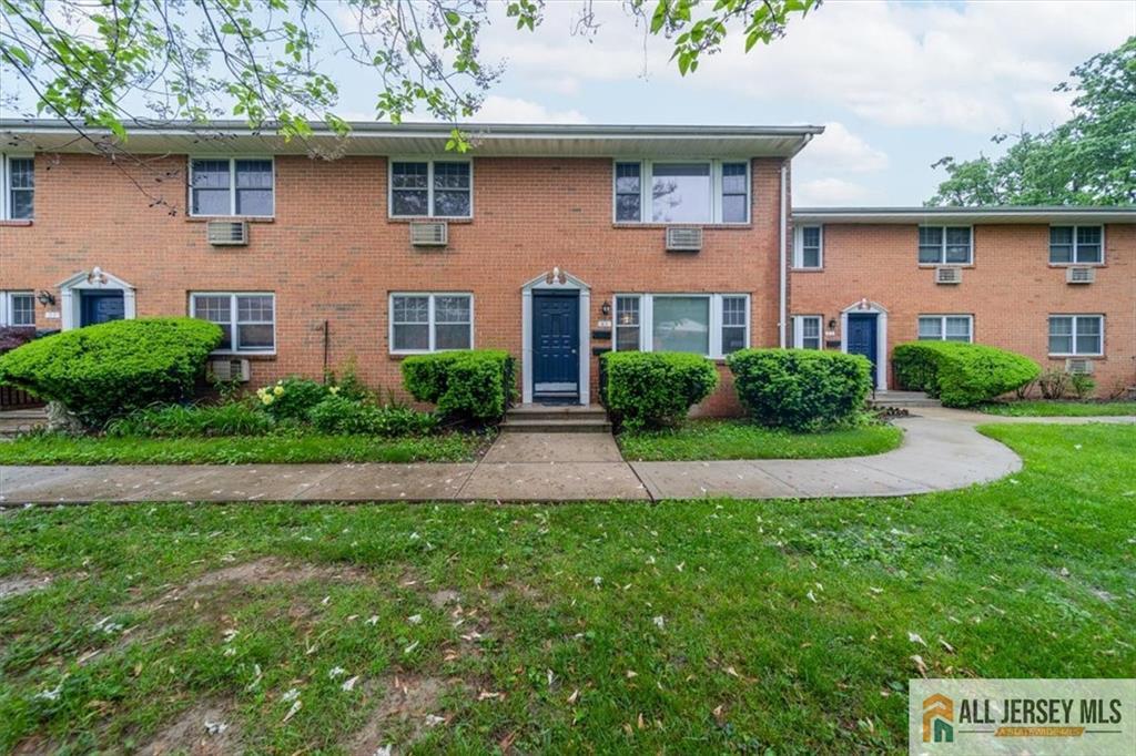 132 The Orchard #L, East Windsor, New Jersey image 1