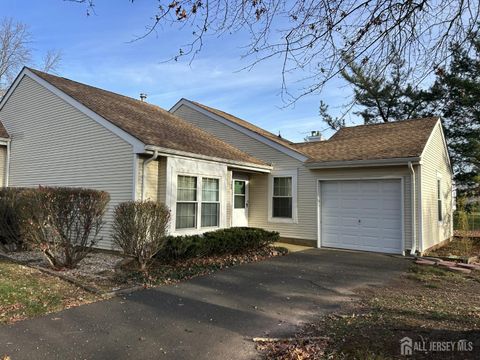 Townhouse For Sale - 123 Winchester Way<br/> Franklin, NJ 08873