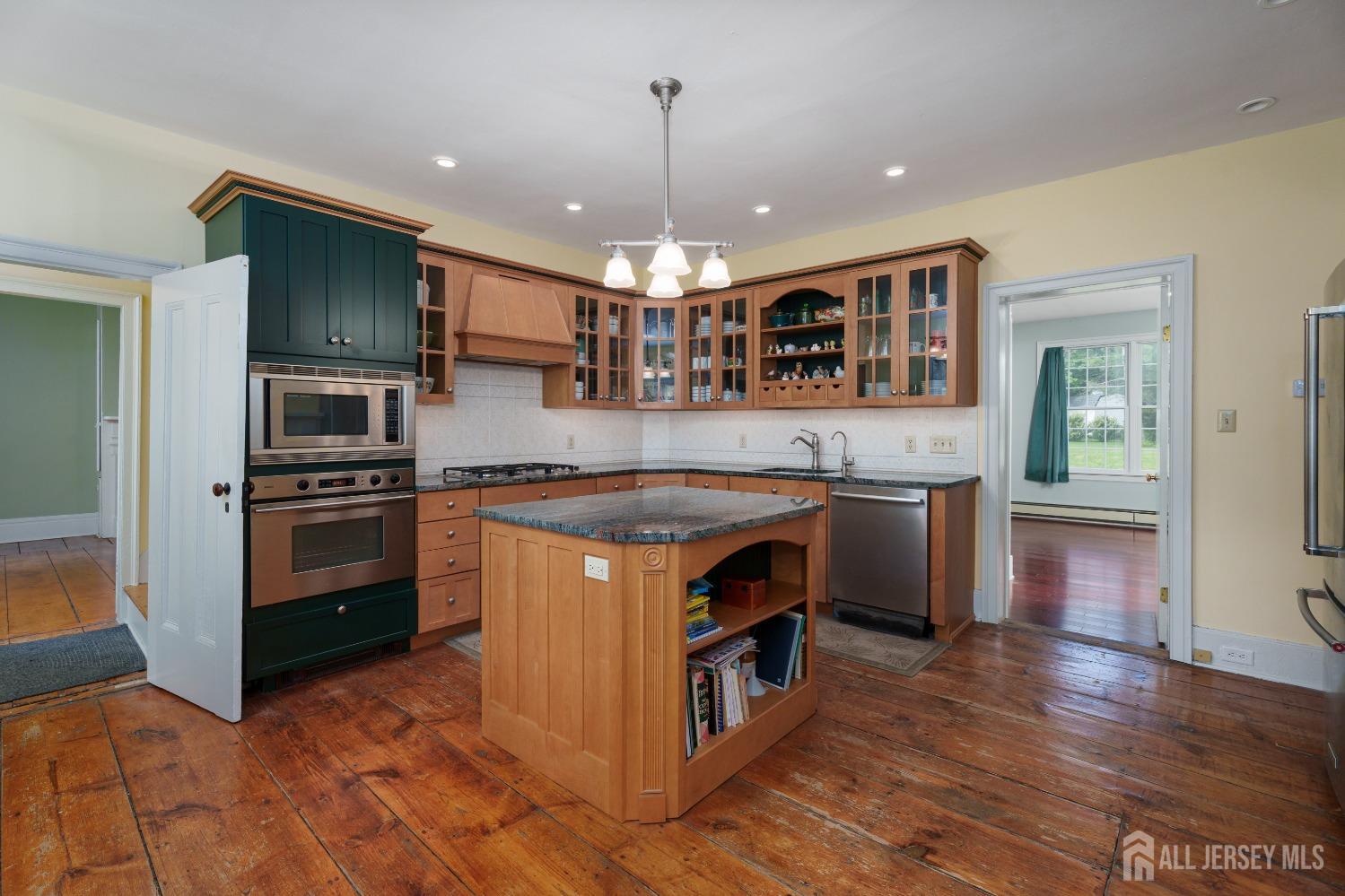 10 Clemmens Court, Edison, New Jersey image 5