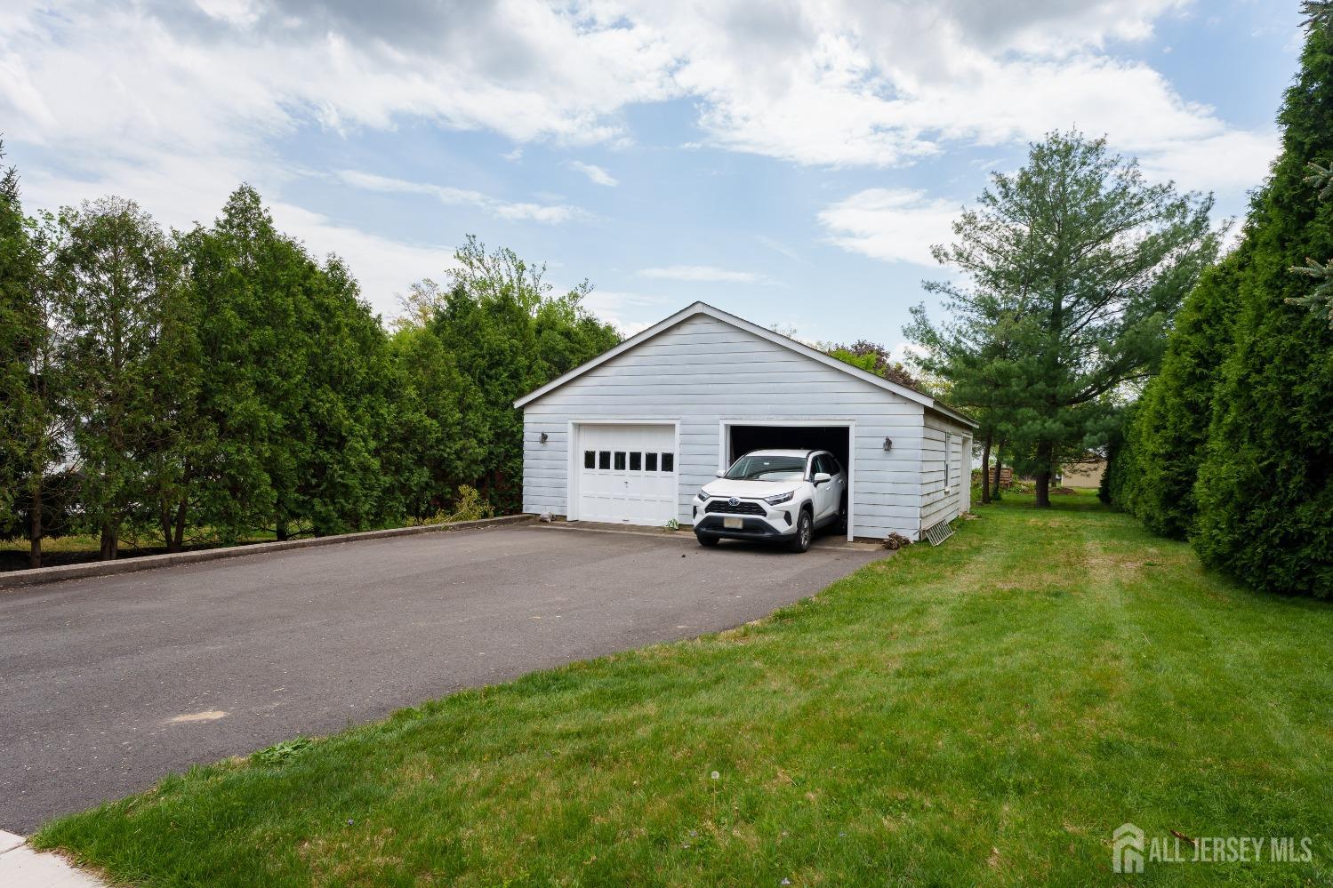 10 Clemmens Court, Edison, New Jersey image 32