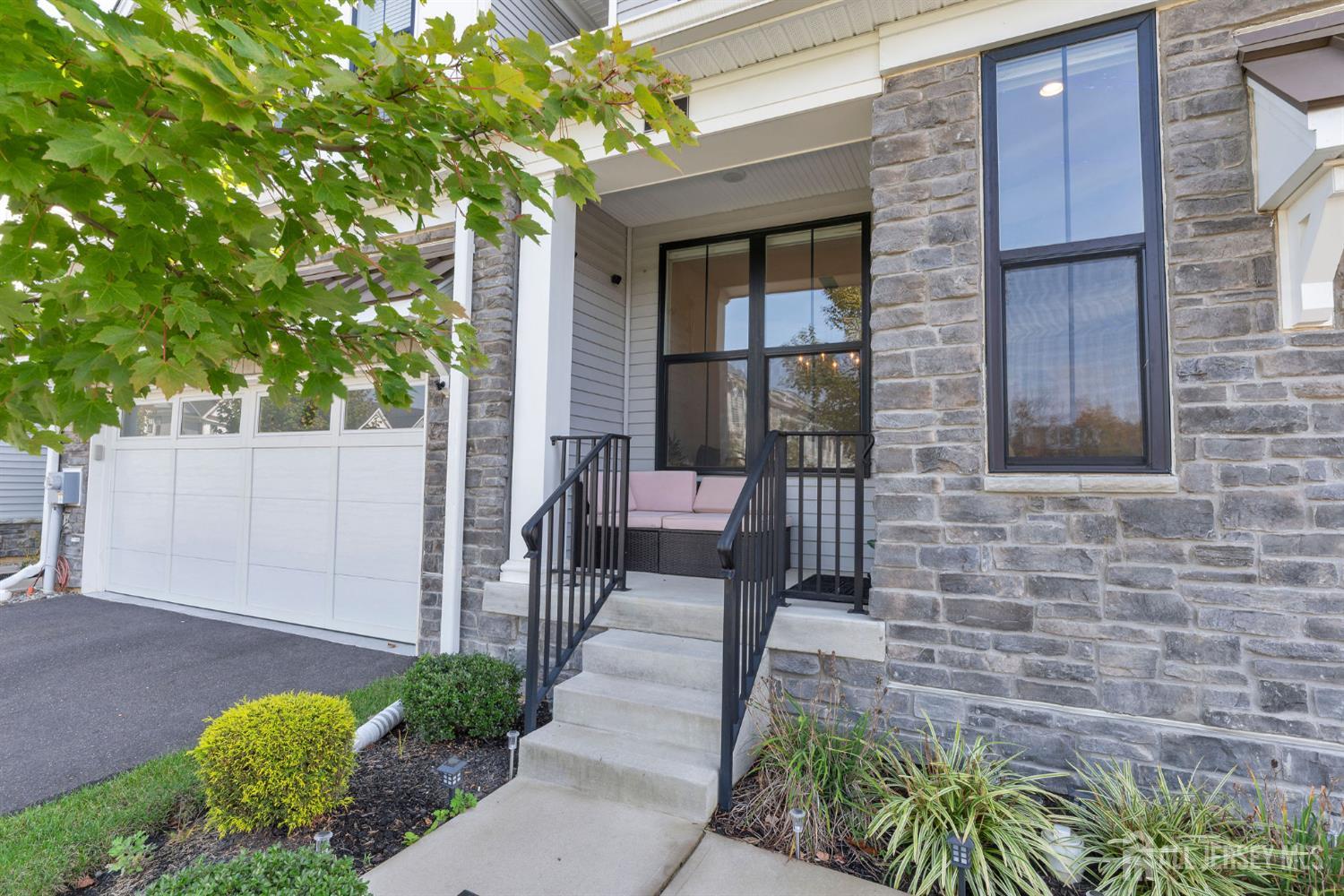 29 Beachwood Drive
