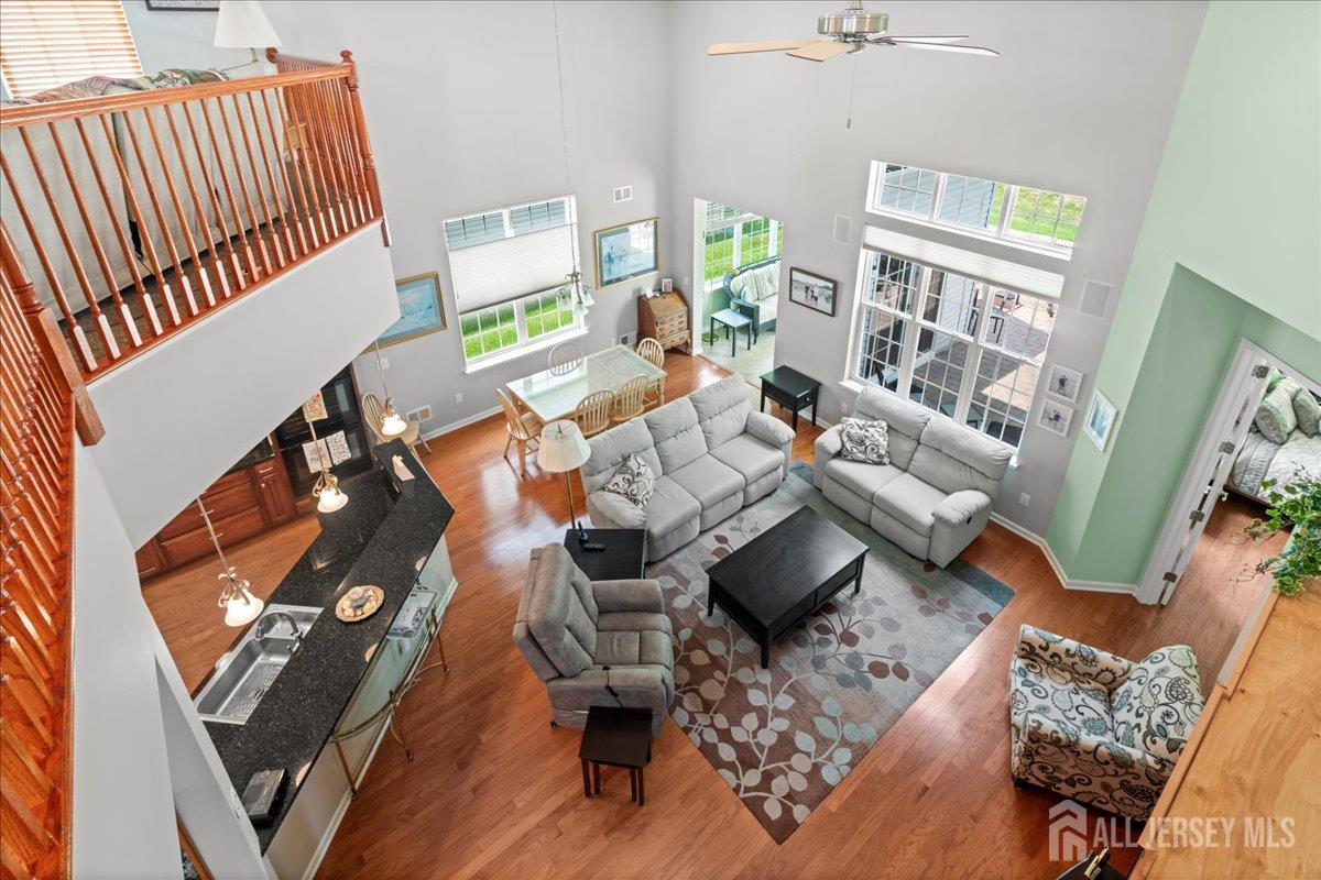 South Brunswick, New Jersey 08824, United States, 3 Bedrooms Bedrooms, ,3 BathroomsBathrooms,Residential,Pending,164892