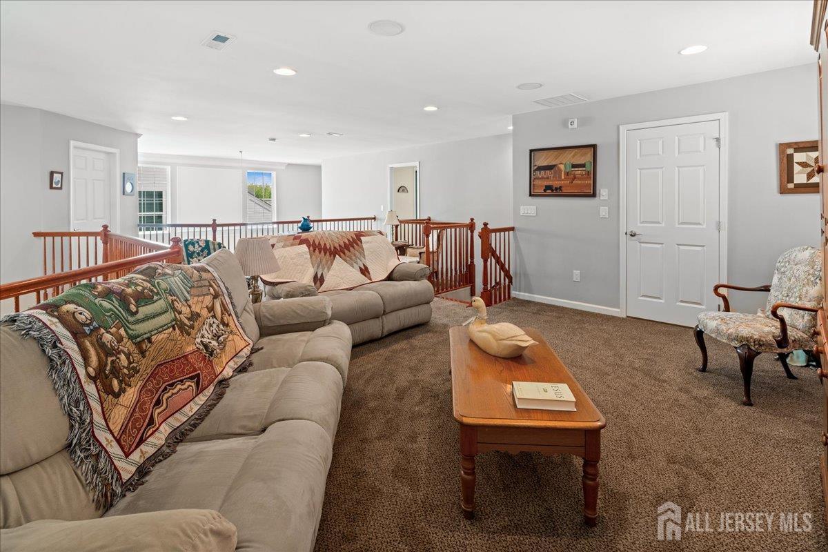 South Brunswick, New Jersey 08824, United States, 3 Bedrooms Bedrooms, ,3 BathroomsBathrooms,Residential,Pending,164892