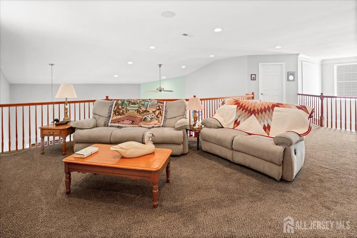 South Brunswick, New Jersey 08824, United States, 3 Bedrooms Bedrooms, ,3 BathroomsBathrooms,Residential,Pending,164892