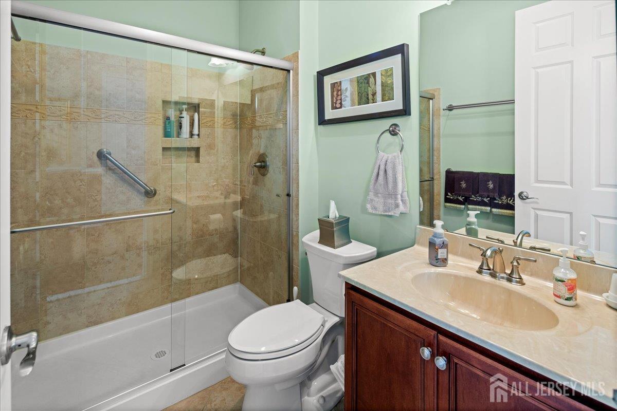 South Brunswick, New Jersey 08824, United States, 3 Bedrooms Bedrooms, ,3 BathroomsBathrooms,Residential,Pending,164892