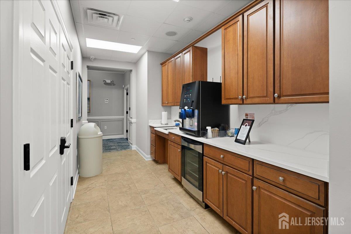 South Brunswick, New Jersey 08824, United States, 3 Bedrooms Bedrooms, ,3 BathroomsBathrooms,Residential,Pending,164892