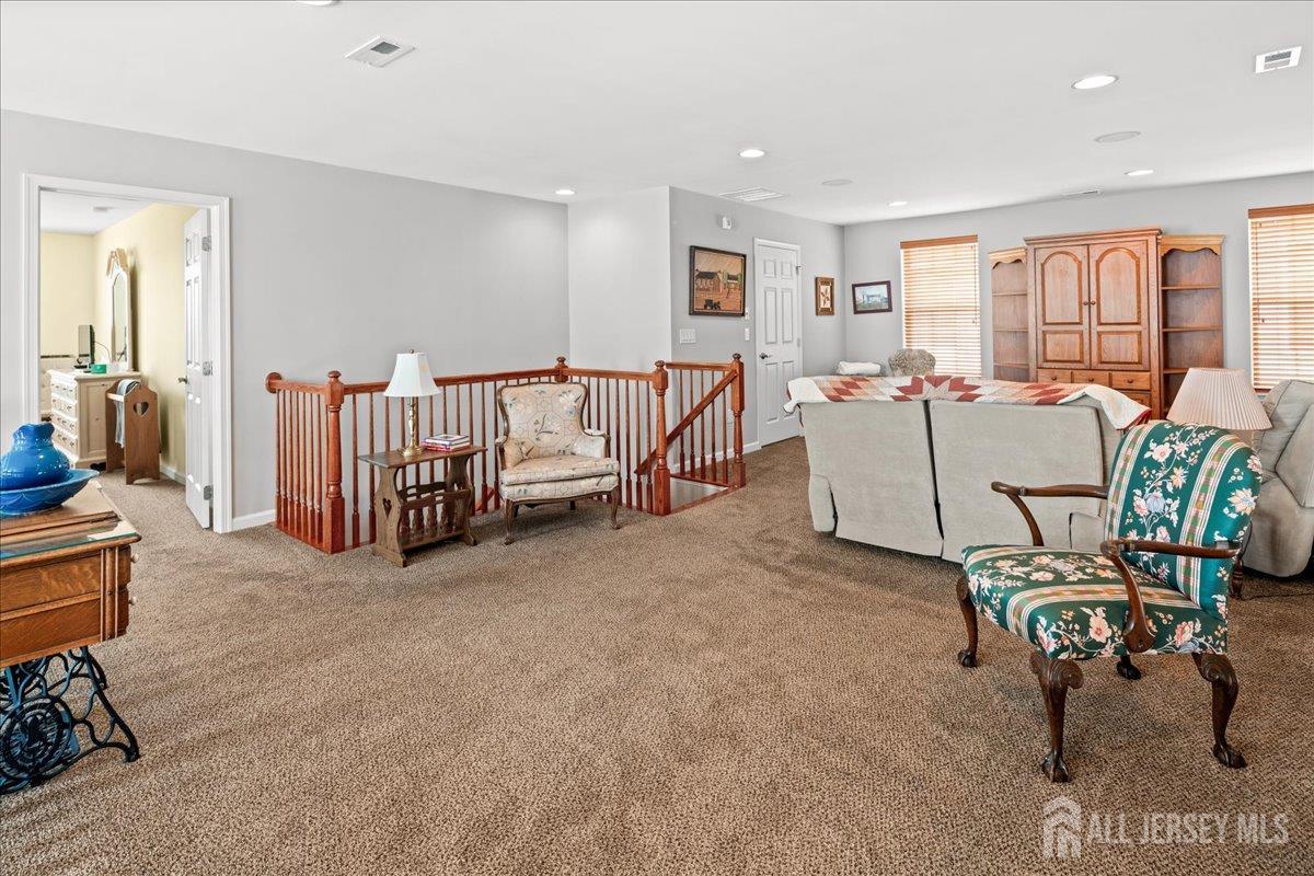 South Brunswick, New Jersey 08824, United States, 3 Bedrooms Bedrooms, ,3 BathroomsBathrooms,Residential,Pending,164892