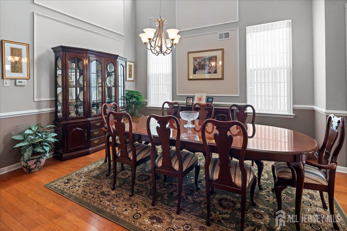 South Brunswick, New Jersey 08824, United States, 3 Bedrooms Bedrooms, ,3 BathroomsBathrooms,Residential,Pending,164892