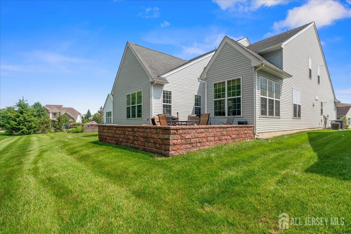 South Brunswick, New Jersey 08824, United States, 3 Bedrooms Bedrooms, ,3 BathroomsBathrooms,Residential,Pending,164892