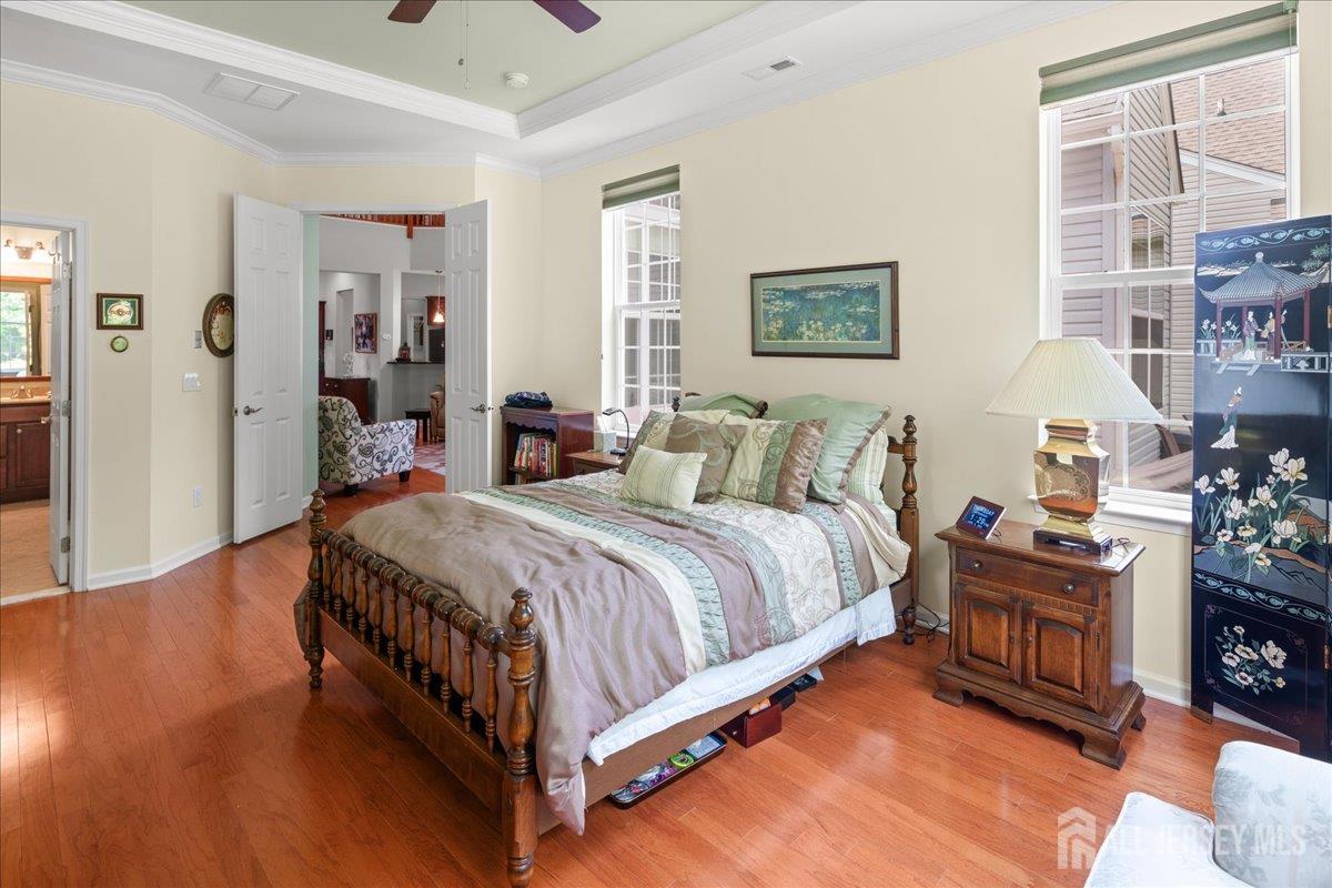 South Brunswick, New Jersey 08824, United States, 3 Bedrooms Bedrooms, ,3 BathroomsBathrooms,Residential,Pending,164892