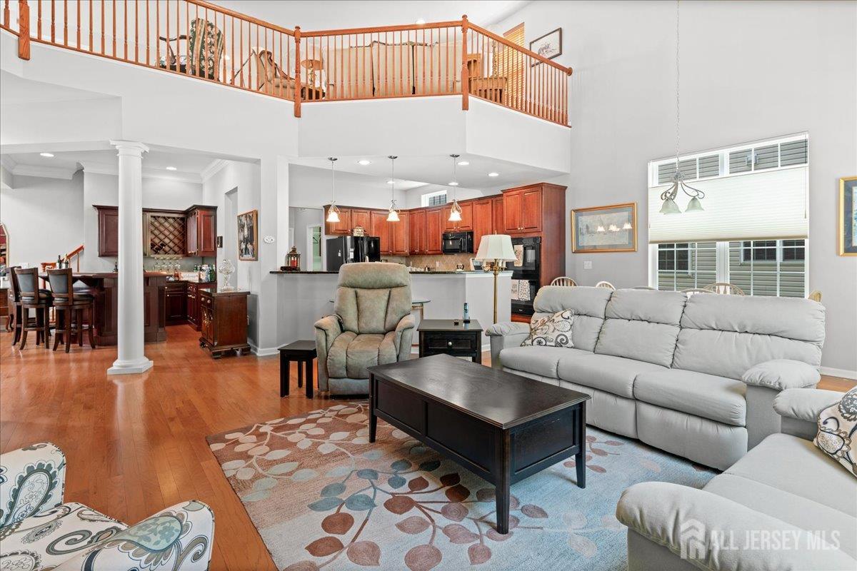 South Brunswick, New Jersey 08824, United States, 3 Bedrooms Bedrooms, ,3 BathroomsBathrooms,Residential,Pending,164892