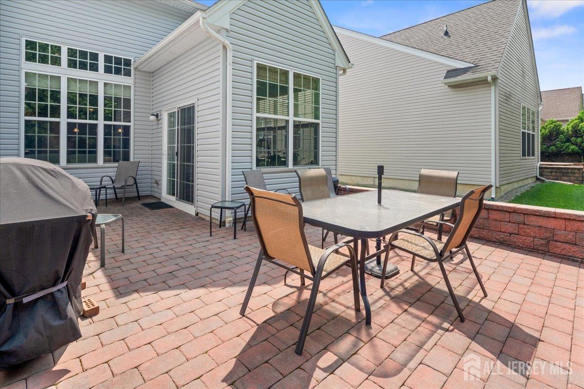 South Brunswick, New Jersey 08824, United States, 3 Bedrooms Bedrooms, ,3 BathroomsBathrooms,Residential,Pending,164892