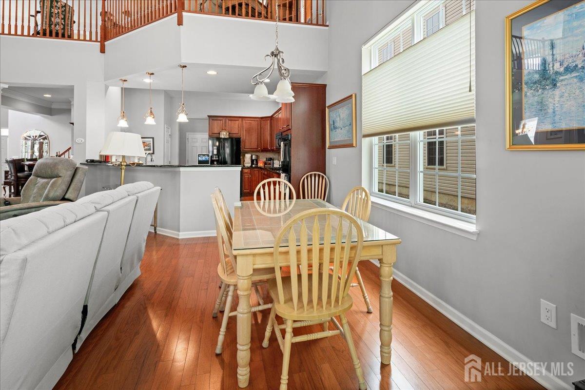 South Brunswick, New Jersey 08824, United States, 3 Bedrooms Bedrooms, ,3 BathroomsBathrooms,Residential,Pending,164892