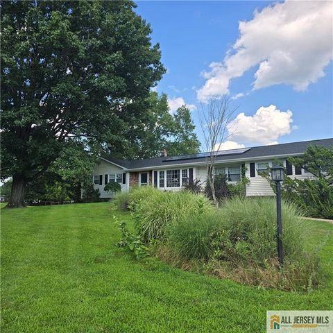 Homes For Sale - 15 Willow Run Lane<br/> Somerset County, Montgomery, NJ 08502