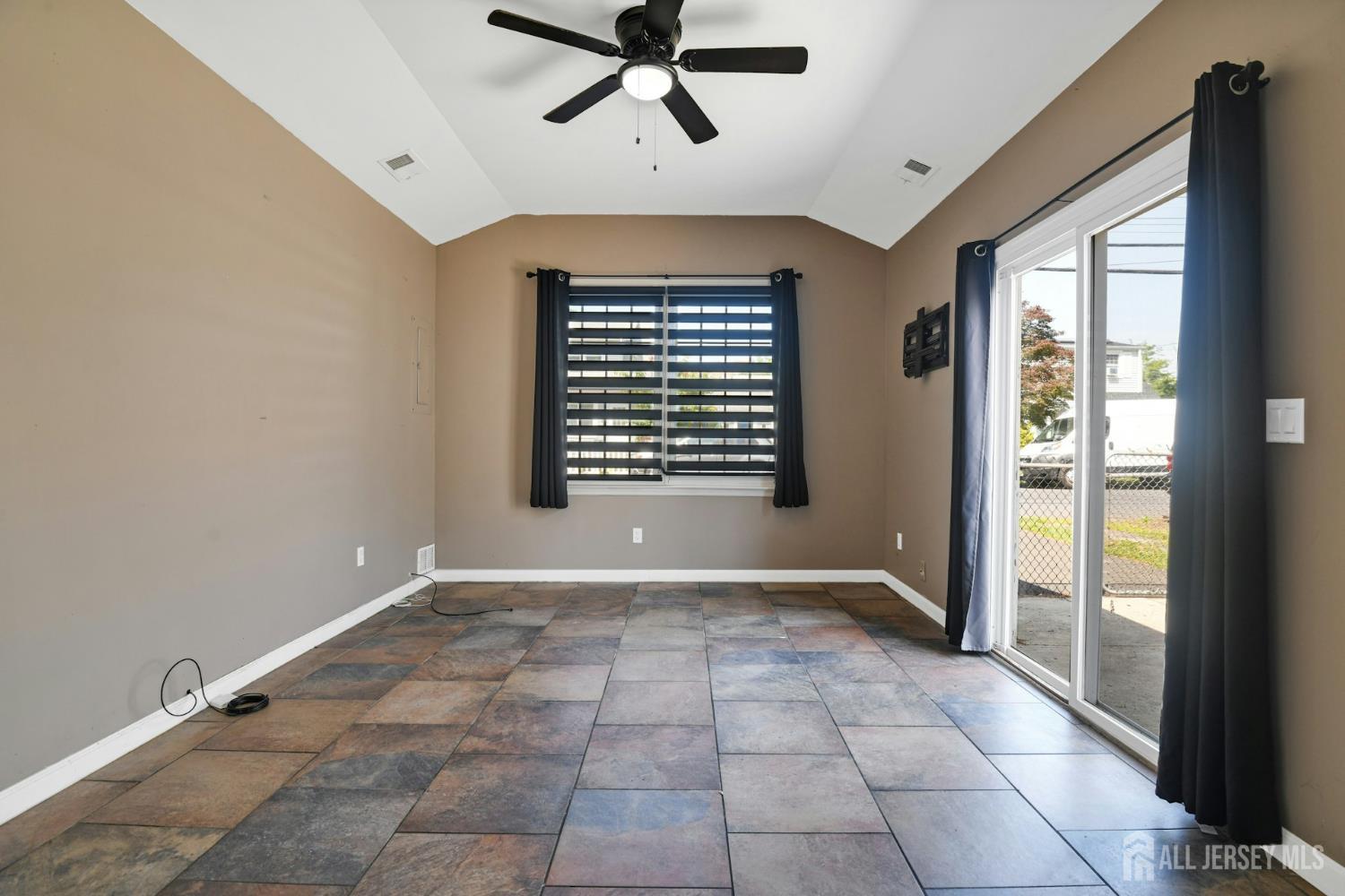385 Shoreland Circle, Old Bridge, New Jersey image 16