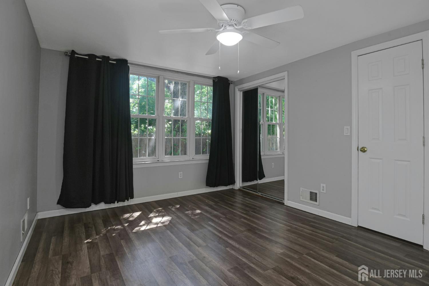 385 Shoreland Circle, Old Bridge, New Jersey image 12