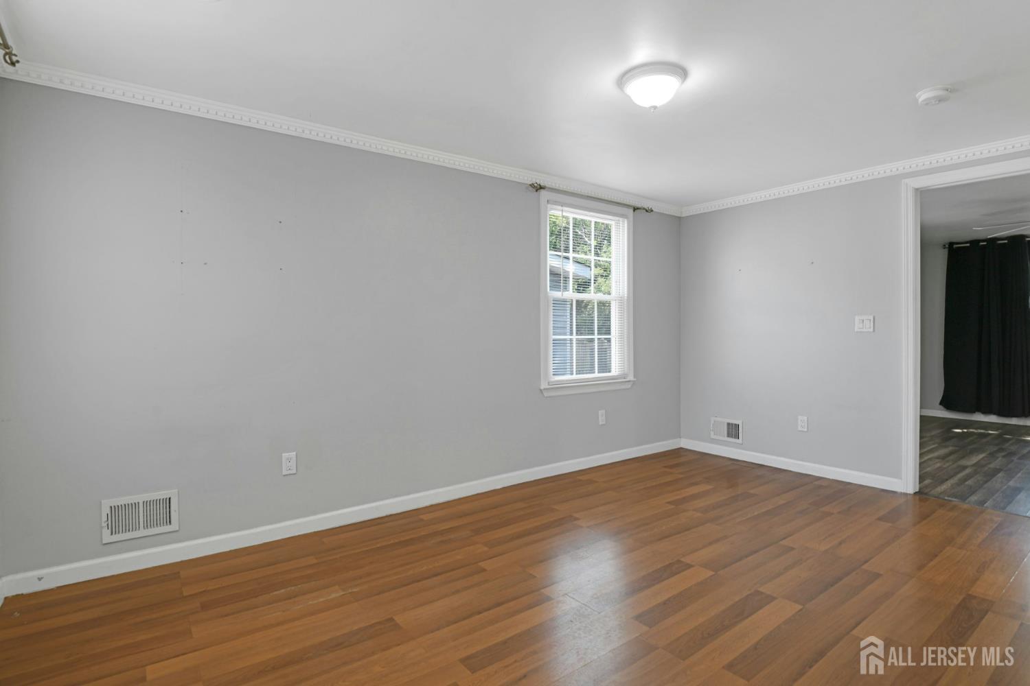 385 Shoreland Circle, Old Bridge, New Jersey image 3