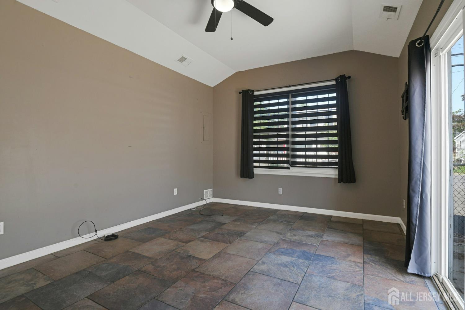 385 Shoreland Circle, Old Bridge, New Jersey image 18