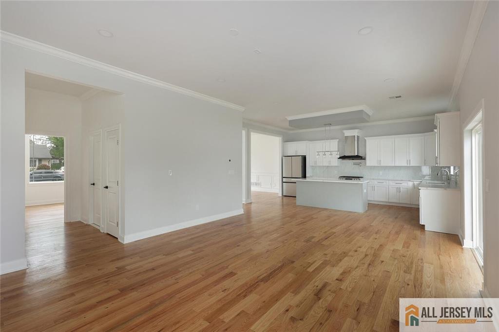 Edison, New Jersey, 08817, United States, 5 Bedrooms Bedrooms, ,4 BathroomsBathrooms,Residential,Active,1952281