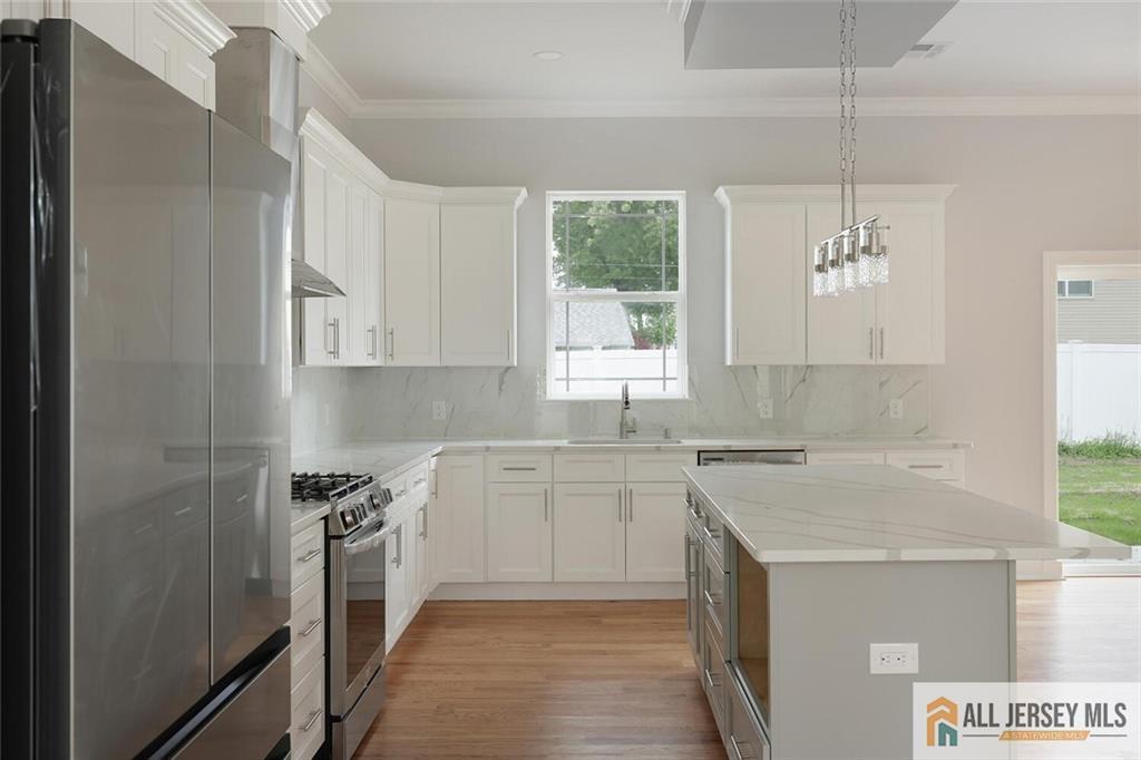 Edison, New Jersey, 08817, United States, 5 Bedrooms Bedrooms, ,4 BathroomsBathrooms,Residential,Active,1952281
