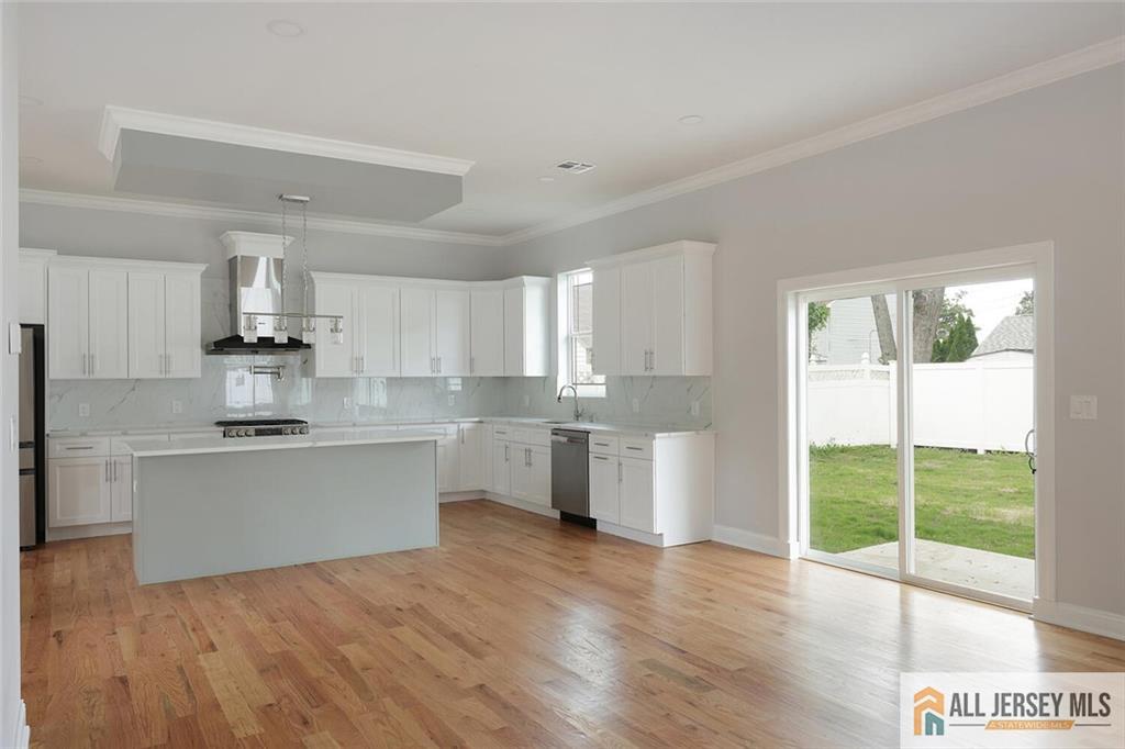Edison, New Jersey, 08817, United States, 5 Bedrooms Bedrooms, ,4 BathroomsBathrooms,Residential,Active,1952281